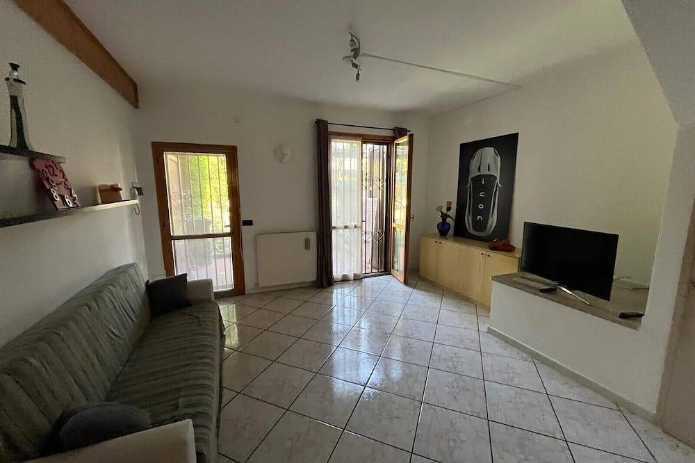 Accogliente villetta immersa nel verde, a 5 min da Aeroporto di Milano Linate in Rodano (Italia), Provincia di Milano