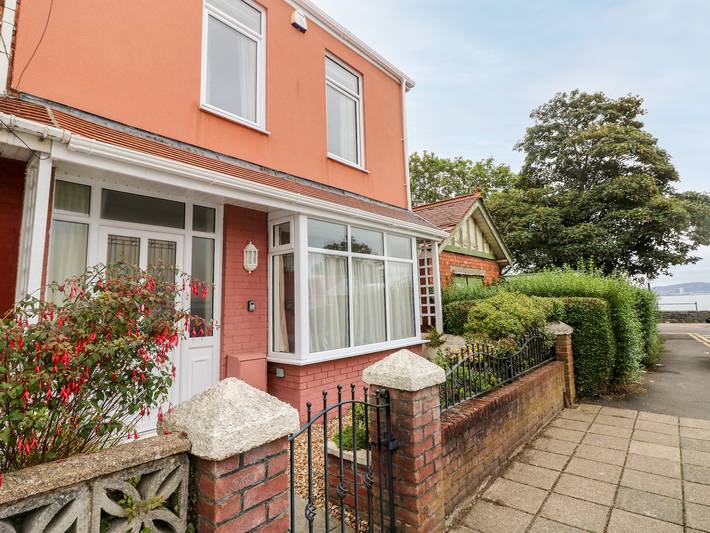 Vacation rental for 6 people, with Yard in Mumbles