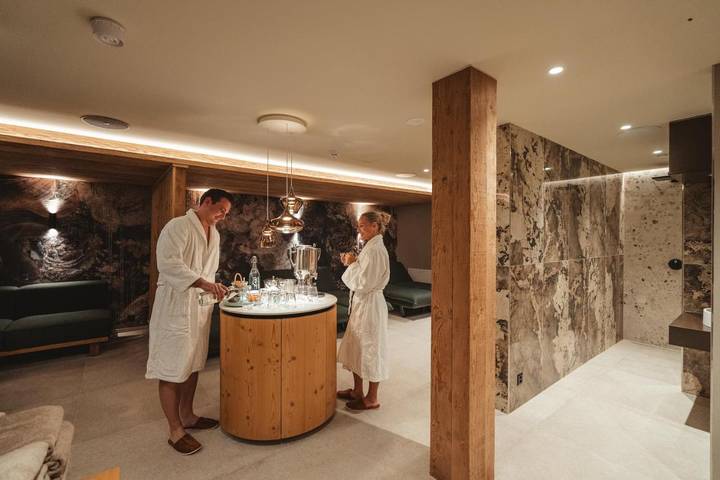 Hotel für 2 Personen, mit Terrasse und Sauna sowie Ausblick in Täsch