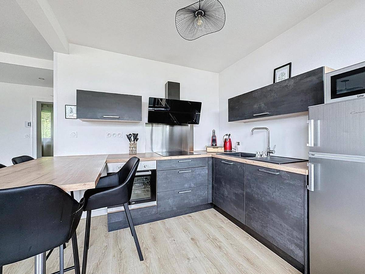 Appartement entier, Two-Bedroom Apartment in Royat, Parc naturel régional des Volcans d'Auvergne