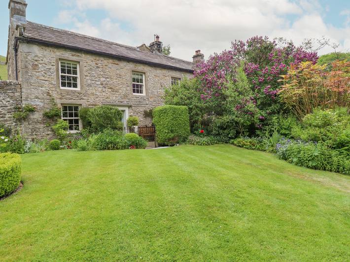 Cottage for 12 people, with garden in Yorkshire Dales National Park