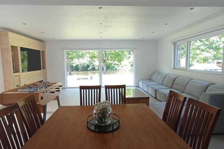 Location de vacances pour 10 personnes, avec jacuzzi ainsi que jardin et balcon à Comblain-au-Pont - 4