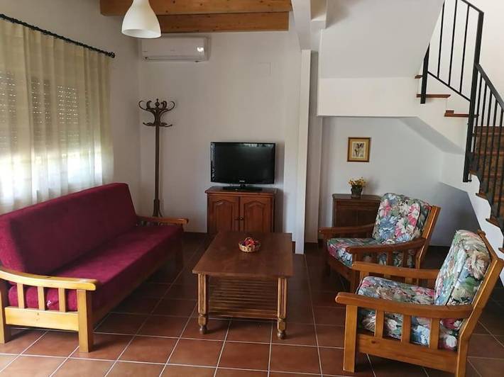 Location de vacances pour 9 personnes, avec jardin ainsi que vue et terrasse à Chulilla - 2
