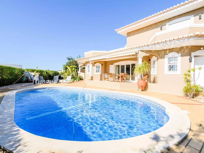 Villa pour 8 personnes, avec jardin et piscine à Portimão