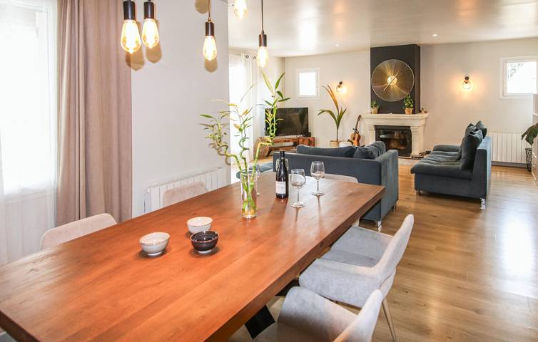 Location de vacances pour 6 personnes, avec terrasse ainsi que piscine et jardin à Tavel - 4