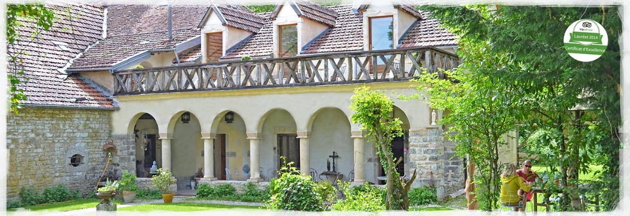 Chambre d’hôte pour 2 personnes, avec vue et piscine ainsi que jardin et balcon