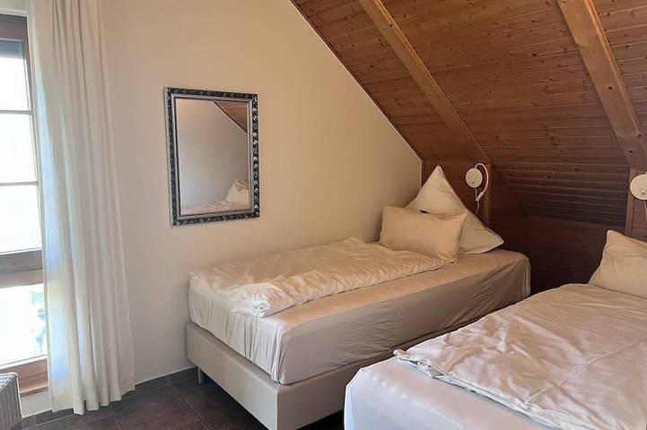 Ganze Wohnung, Seezeit. Maisonette Wildrose – Kamin, Loggia, Blick ins Grüne in Bad Saarow, Dahme-Seengebiet