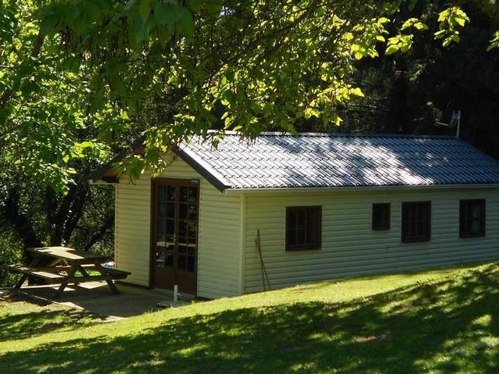 Camping Au Bois de Calais - Chalet 4 personen - Chalet Oiseau : 2 Schlafzimmer, 4 Pers. in Tulle und Umgebung