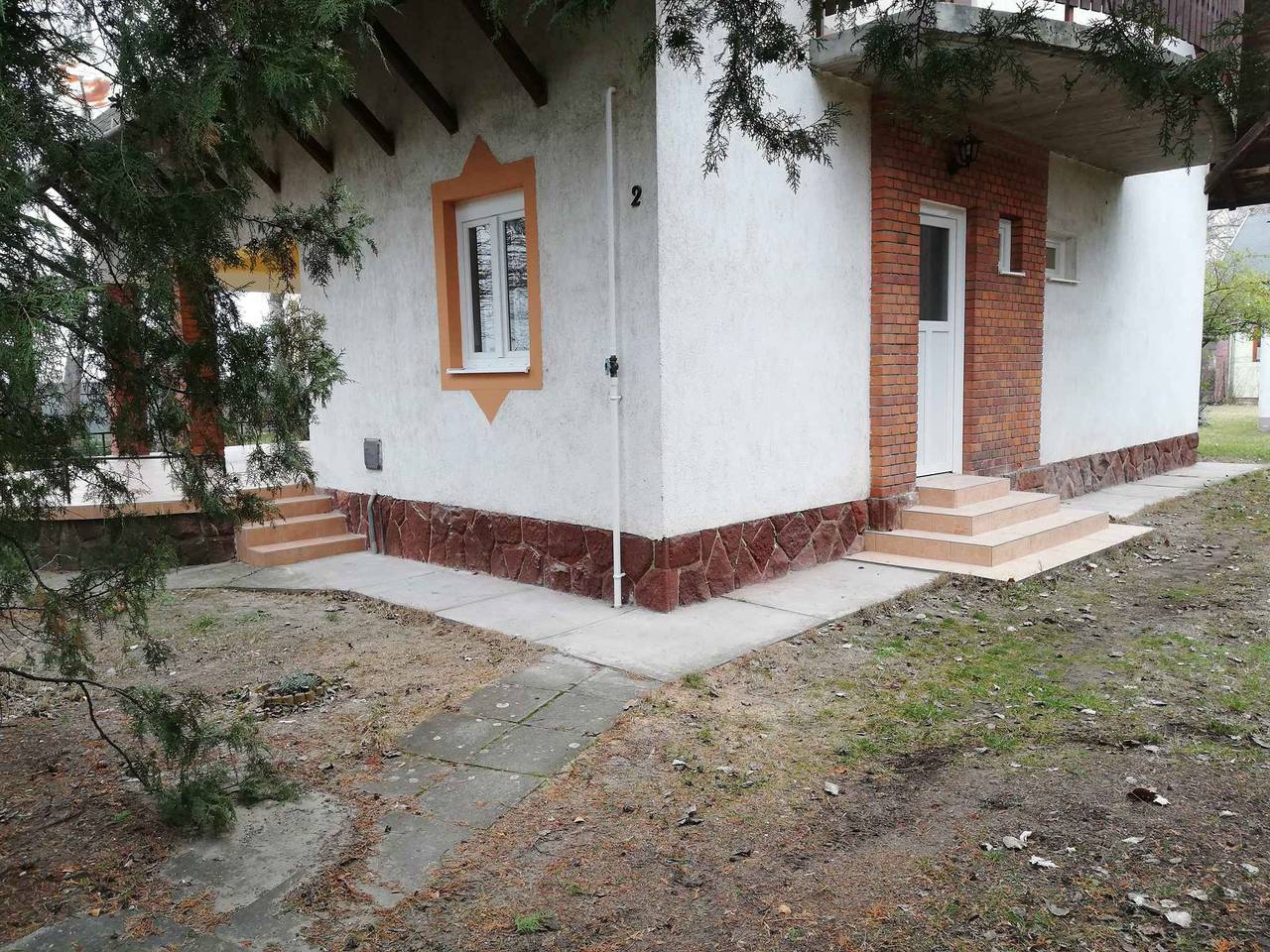 Ganze Ferienwohnung, Ferienwohnung mit großer Terrasse und Panorama auf dem See  in Balatonlelle, Plattensee Südufer