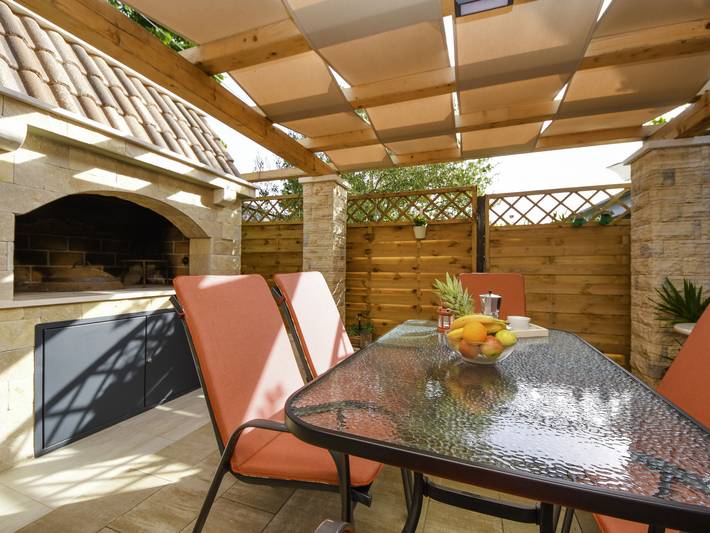 Ferienwohnung für 4 Personen, mit Terrasse und Garten in Zadar (Kommun) - 3
