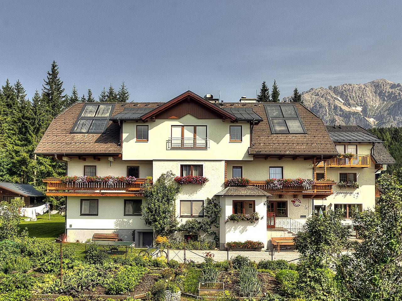 Hotel Pension Fichtenheim - Doppelzimmer Typ C mit Dusche, Wc in Ramsau am Dachstein, Schladming-Dachstein