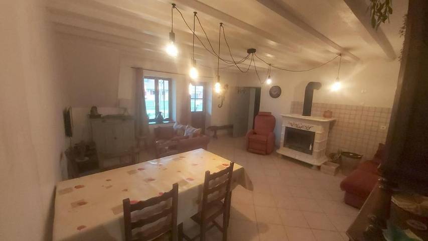 Gîte pour 4 personnes, avec Terrasse et Jardin à Sornay