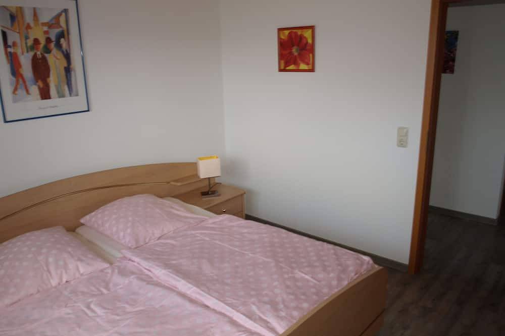Ganze Wohnung, 2 Schlafzi., 1 Wohnzi., Terrasse, Küche mit Geschirrspülmaschine, Waschmaschine in Bad Zwischenahn, Ammerland