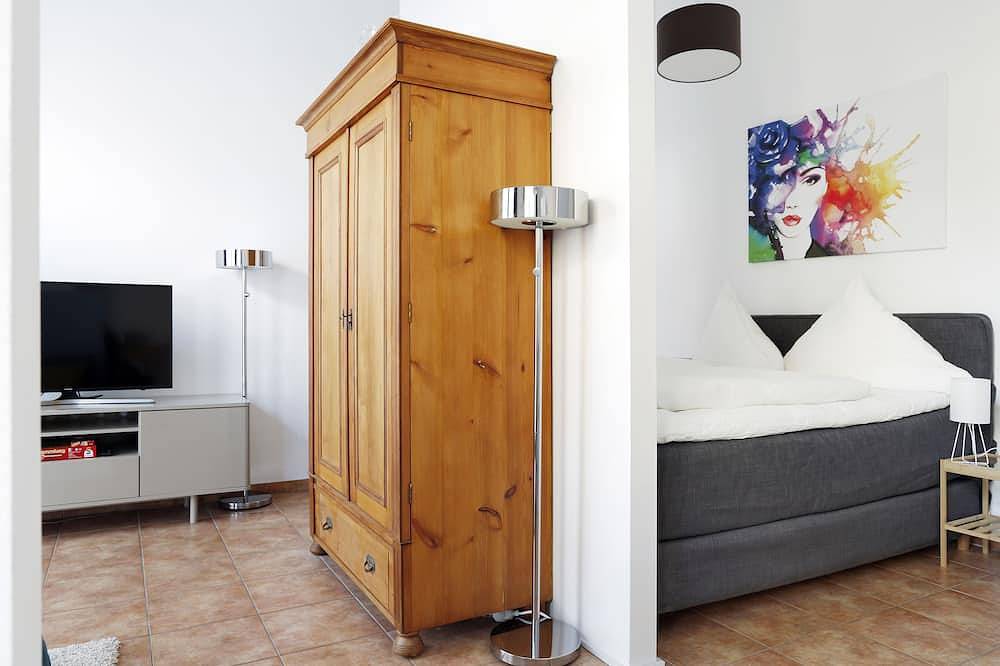 Entire apartment, Swine Studio Scene Kiez Mitte Prenzlauer Berg Mauerpark 1-4 P. in Mitte Berlin, Berlin