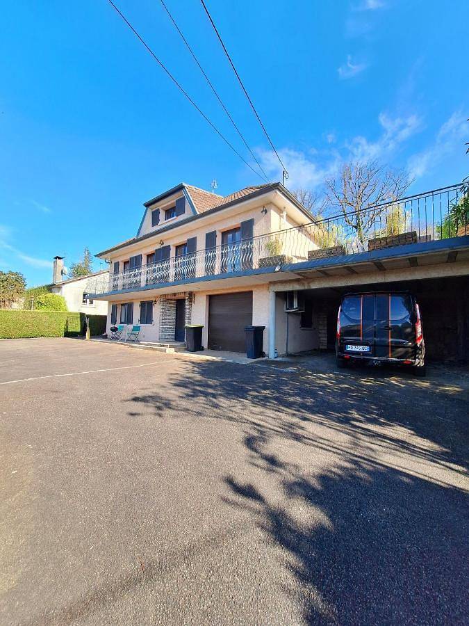 Appartement entier, Maison climatisée au calme proche des commerces in Baume-les-Dames, Jura Francais