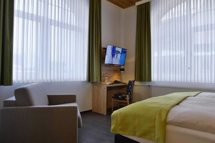 Hotel für 3 Personen, mit Terrasse in Rheinböllen - 2