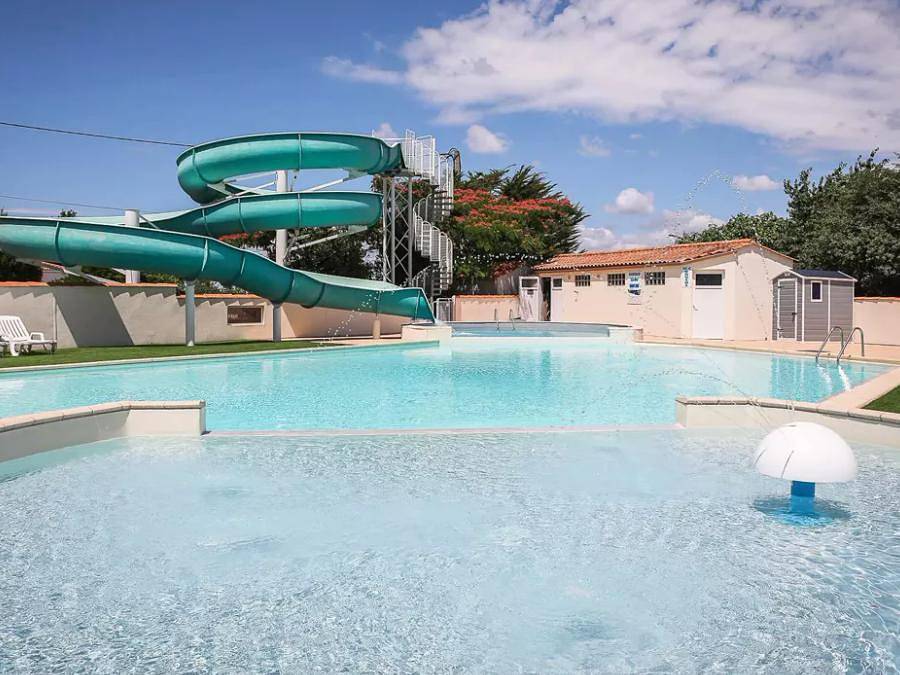 Flower Camping Le Pavillon - Alojamiento 2 personas - Nuevo // Acogedor Mobil Atypique m² (1bed - 2pers.) (sin sanitarios) + toldo + sillas + barbacoa in La Mothe-Achard, Valle del Loira