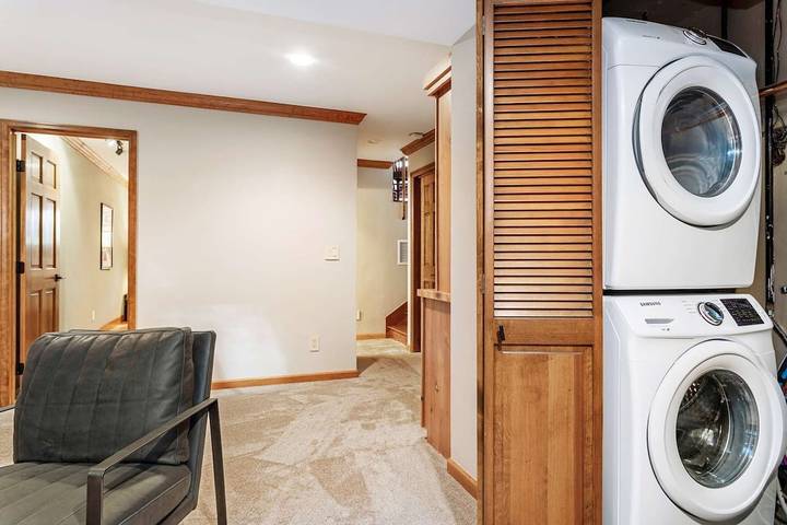 Ferienhaus für 8 Personen, mit Pool und Whirlpool sowie Garten - 1