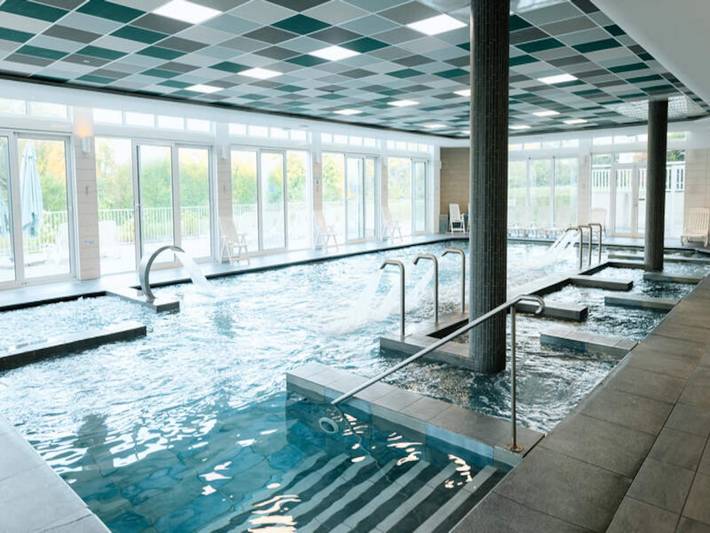 Location de vacances pour 2 personnes, avec piscine, adapté aux familles à Bagnoles-de-l'Orne