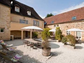 Location de vacances pour 7 personnes, avec piscine et jardin, animaux acceptés à Sainte-Mondane