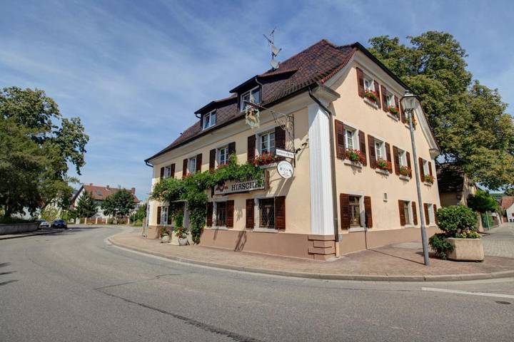 Hotel für 4 Personen, mit Terrasse und Garten in Breisach am Rhein