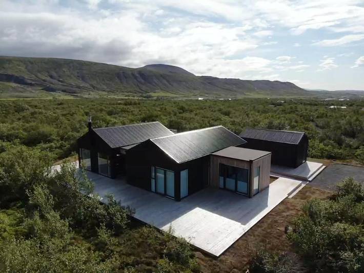 Ferienhaus für 8 Personen, mit Ausblick und Garten sowie Terrasse und Sauna in Island