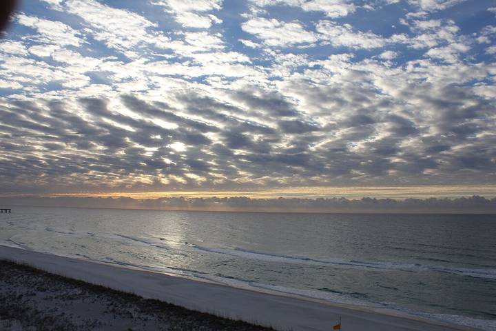 Vacation rental for 6 people, with pool and yard as well as balcony in Navarre Beach