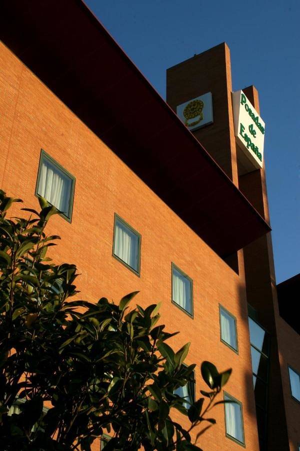 Hotel para 3 personas, con jardín además de piscina y terraza - 1