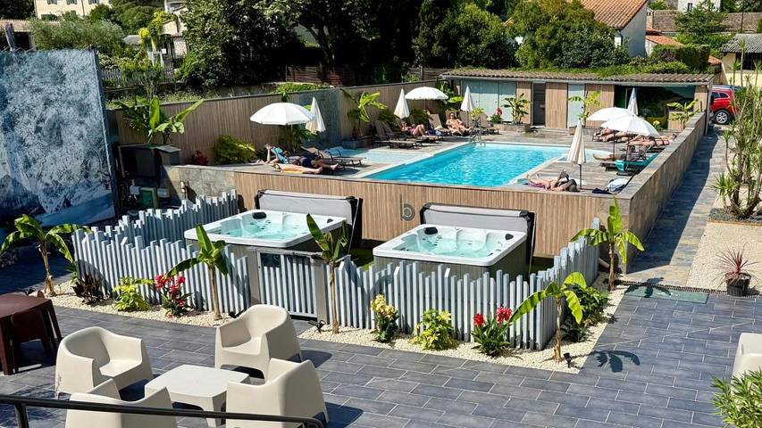 Hôtel pour 4 personnes, avec terrasse ainsi que jacuzzi et piscine, animaux acceptés à Saint-Martin-d'Ardèche - 3