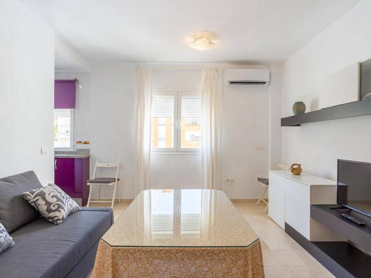 Entire holiday apartment, Holidays2Malaga Ventura Apartment close old town in Málaga Central District, Malaga