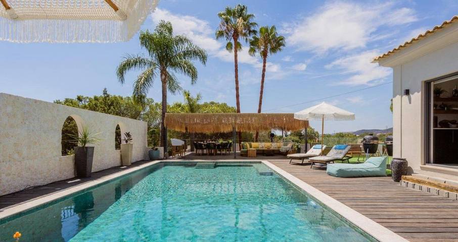 Location de vacances pour 14 personnes, avec vue ainsi que piscine et jardin dans Almancil - 2