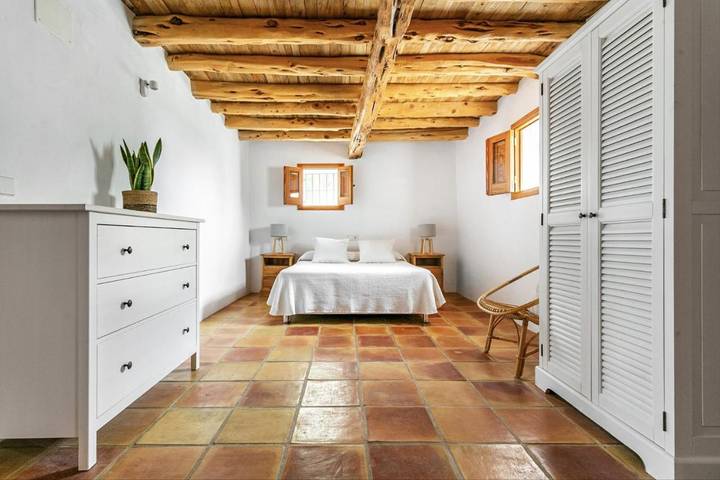 Casa rural para 12 personas, con Balcón y Terraza además de Jardín y Piscina en San Rafael de Sa Creu - 4