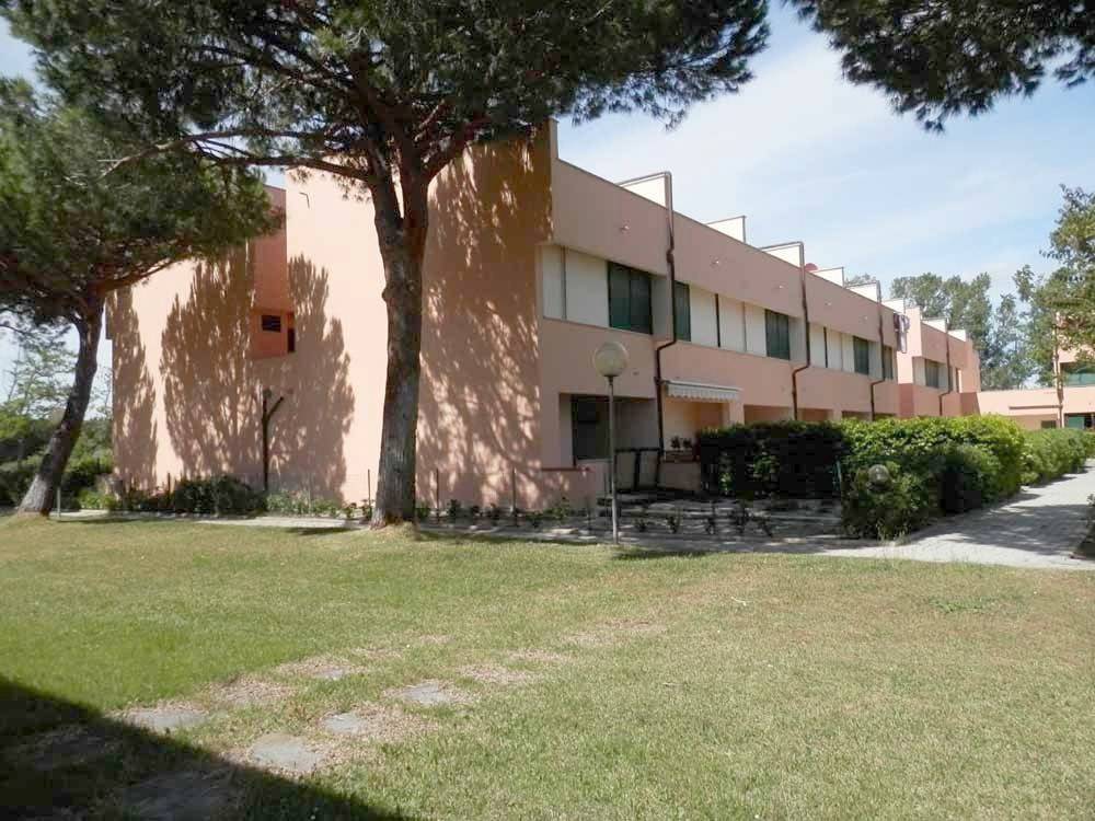 Ganze Wohnung, Two-Bedroom Apartment with Terrace (6 Adults) in Principina A Mare, Grosseto