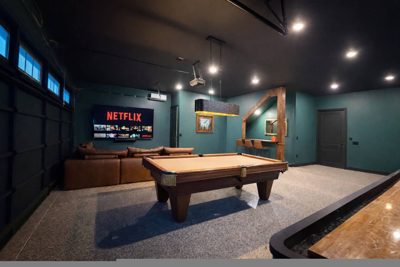 Private Austin Resort | Pickleball + Basketball | Heated Pool | Sleeps 22 in Austin, Condado de Travis