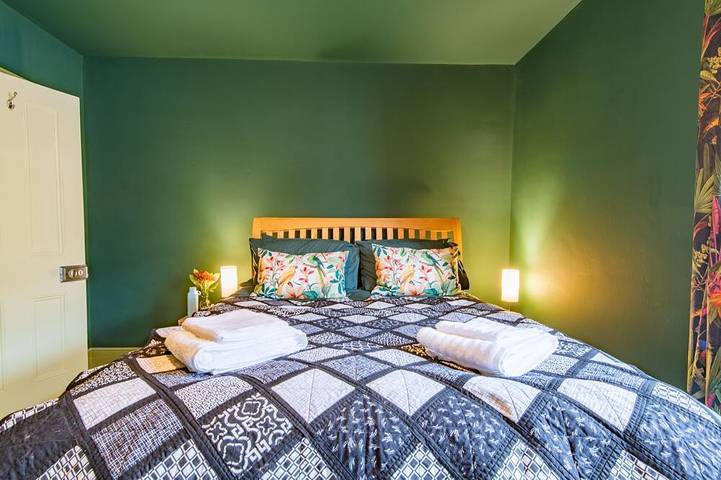 Peacock & Pebble Cottage, Whitstable in Whitstable, Kent