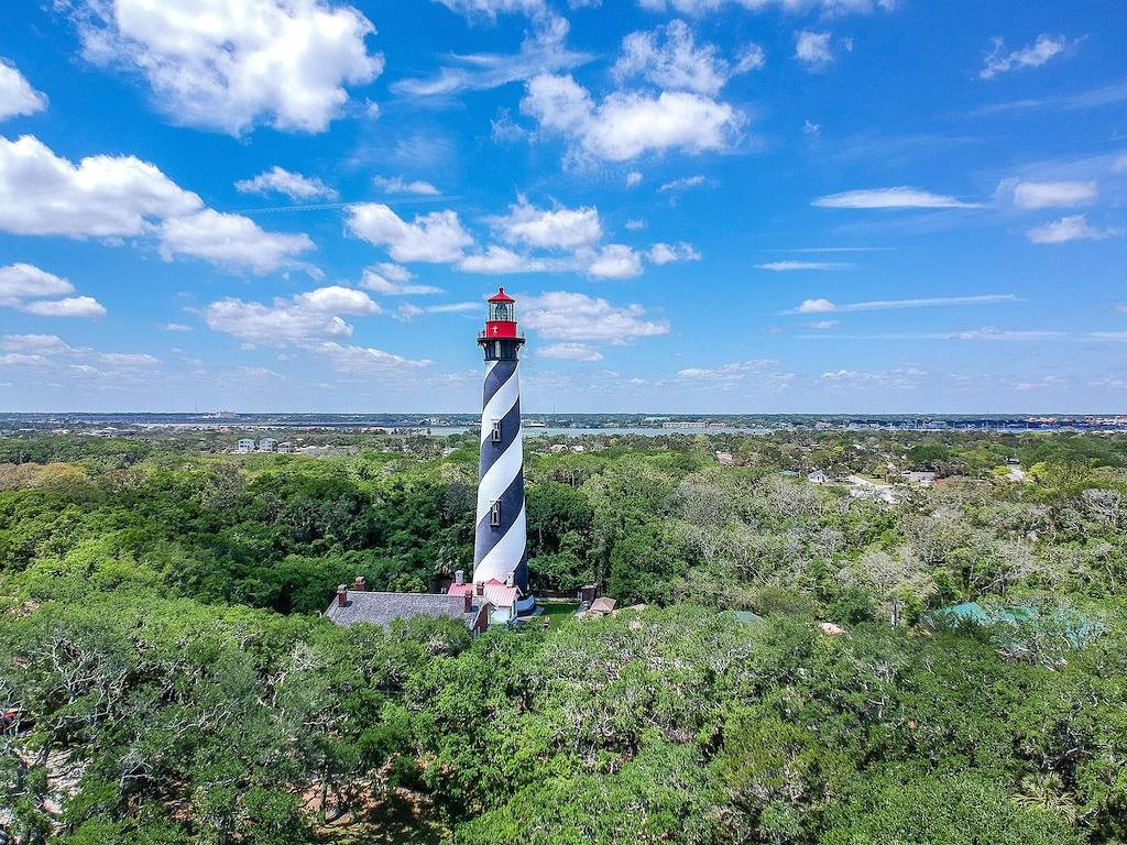 Schönes Strandhaus ~ Privater Pool ~ Neu Redecorated in Vilano Beach, St. Johns County