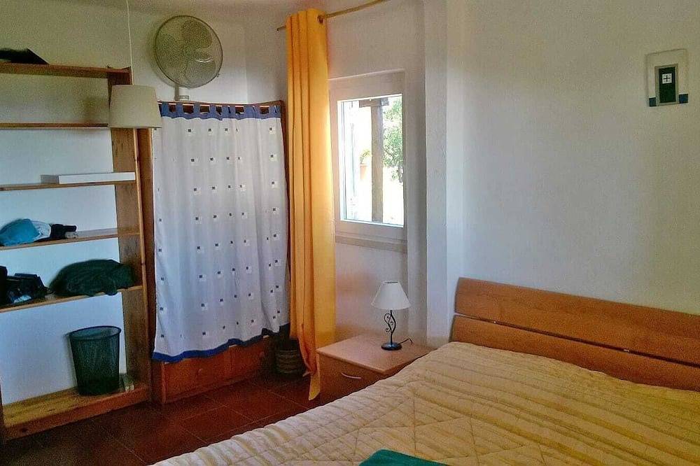 Casa rústica, vista al mar, 6 personas, terraza con barbacoa. in Sesimbra, Halbinsel von Setúbal