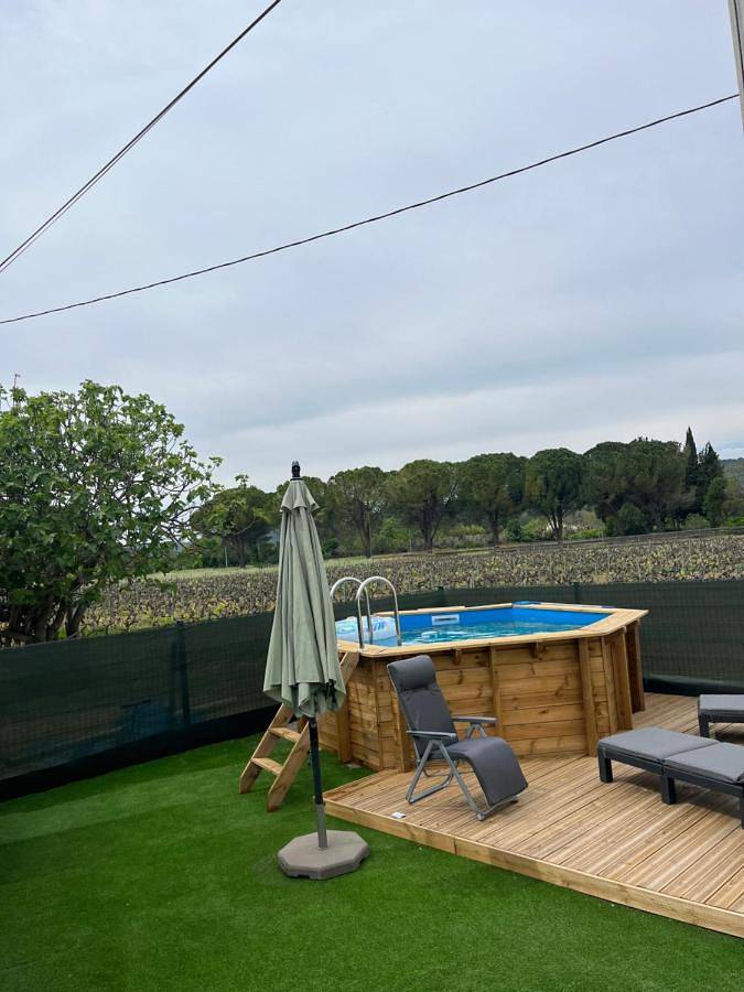 Appartement de vacances pour 4 personnes, avec piscine et jardin