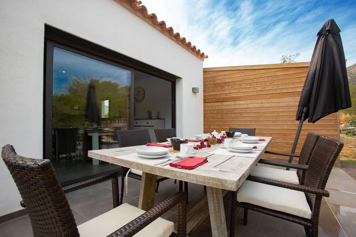 Villa für 8 Personen, mit Terrasse und Garten sowie Ausblick, mit Haustier in Roses - 3