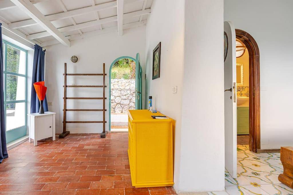 Villa Mariani - Italian Coastal Charm in San Felice Circeo, Agro Pontino