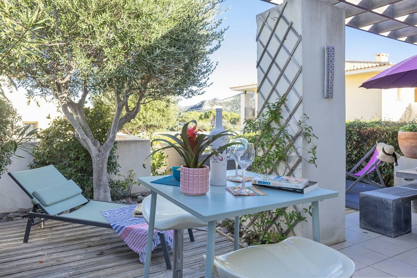 Apartamento entero, Casa Azul Turquesa        in Sant Ambroggio, Lumio