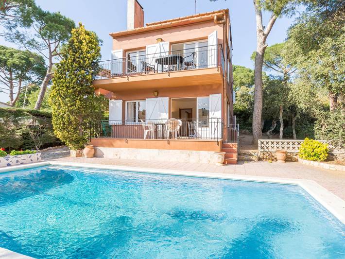 Holiday rental for 2 people, with terrace and pool in Palafrugell