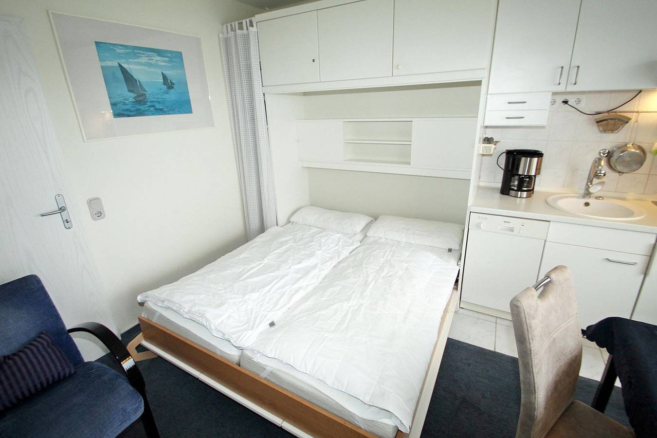 Ganze Wohnung, Sonniges Studio-Appartement in der 2. Etage mit Süd-Balkon und herrlichem Blick auf den Binnensee. in Steinwarder, Heiligenhafen