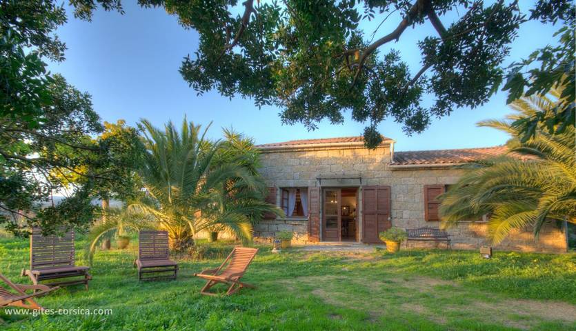 Gîte pour 6 personnes, avec vue et jardin - 1