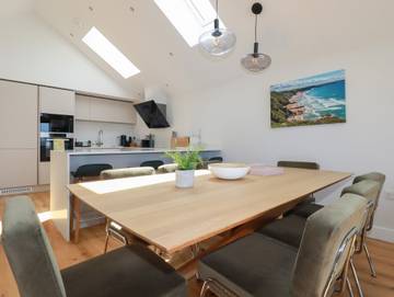 Beach Hut for 8 People in Newquay, Cornwall, Photo 1