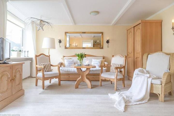 Ferienwohnung für 3 Personen, mit Balkon und Terrasse in Westerland