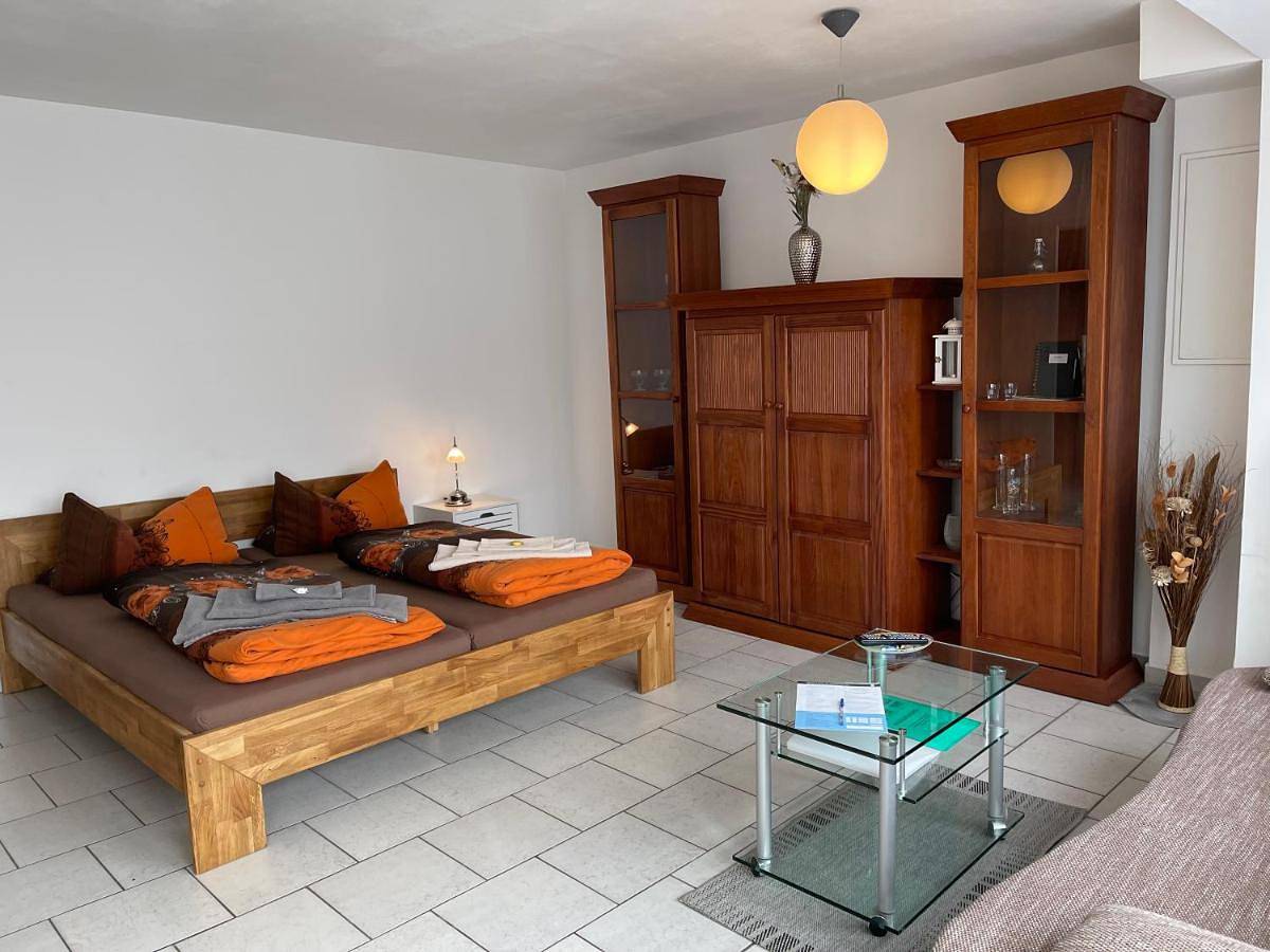 Ganze Wohnung, One-Bedroom Apartment in Naumburg, Saale-Unstrut