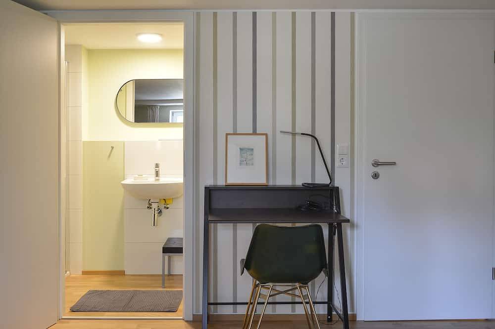 Guest room \"Cantina\", new in the house Am Lottenbach in Weimar, Weimarer Land