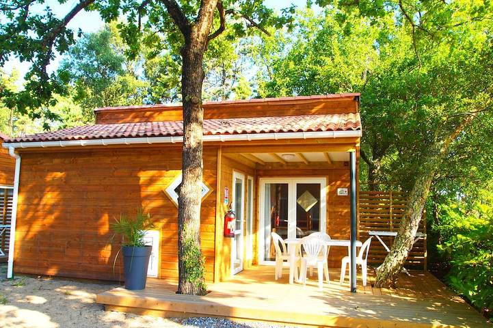 Chalet pour 4 personnes, avec Terrasse et Jardin