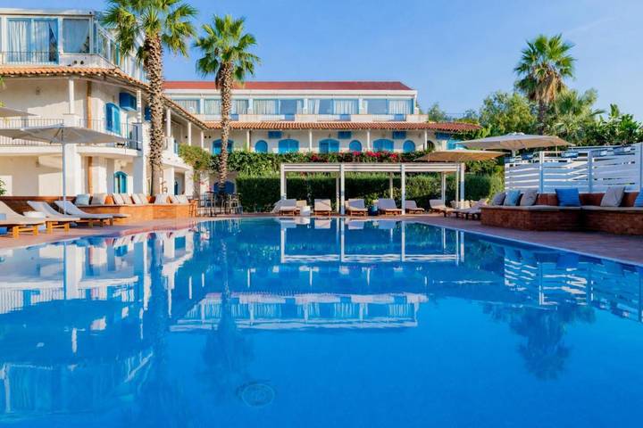 Hôtel pour 3 personnes, avec piscine ainsi que vue et jardin